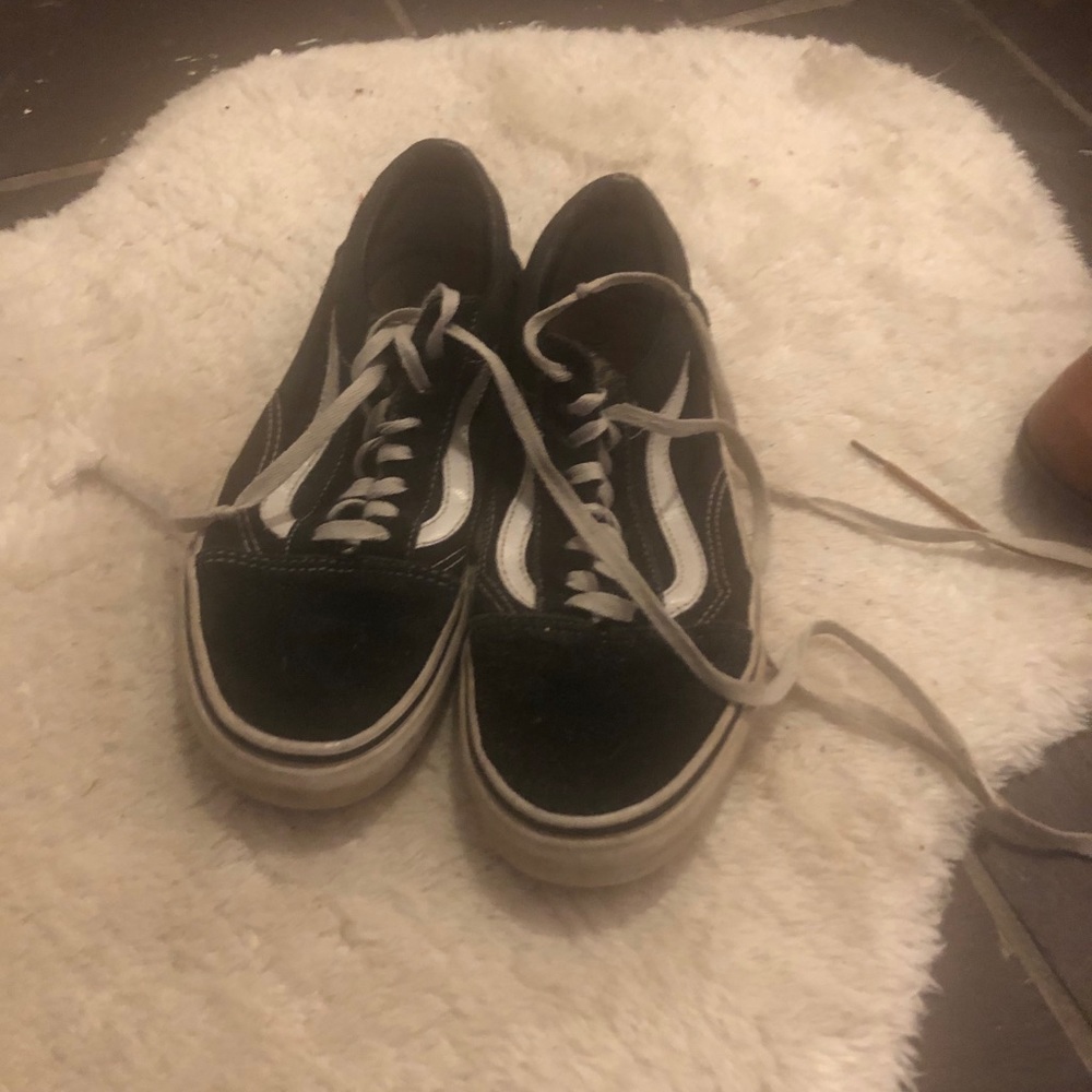 Vans classic black and white strip sneakers